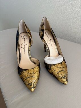 Jessica Simpson Gold and Black Floral Brocade Pointed Stiletto Pumps